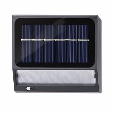 Un buen precio. Decoración de pared exterior con luminarias solares diseñadas para un rango de temperatura de menos 20 grados Celsius a 60 grados Celsius y opción de iluminación sostenible en línea