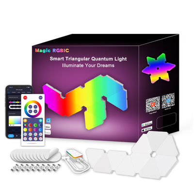 Un buen precio. RoHS RGB lámpara de pared 5V 10W LED triángulo luces de pared Control de color inteligente en línea