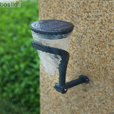 Un buen precio. Tiempo de carga 6-8 horas Iluminación solar de jardín Eco-amigable Tamaño de pared en línea